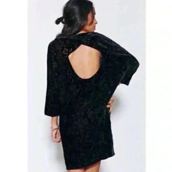 SILENCE + NOISE Velvet Black Dress - Picture 2 of 7